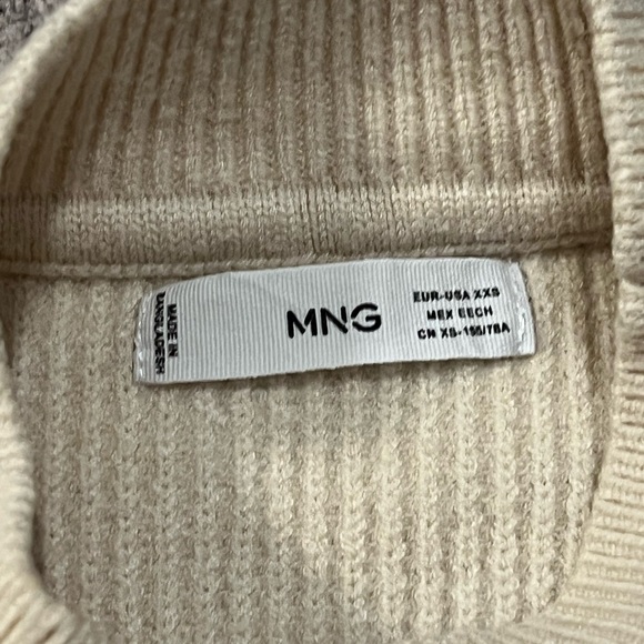Mango Women’s Sweater Size XXS - Picture 3 of 3